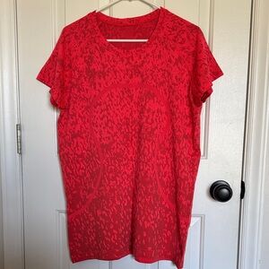 Lululemon Athletica Red Patterned Short Sleeve Tee
